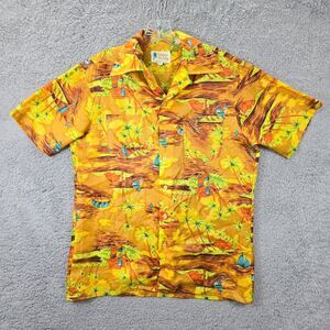 VTG  Waikiki Holiday Men's Hawaiian / Aloha Shirt 100% Polyester  Size M